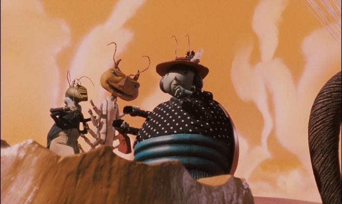 Кадры из мультфильма Джеймс и гигантский персик.
